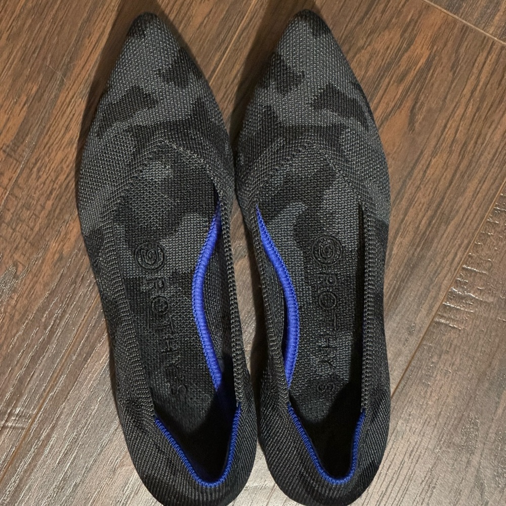 Rothy’s Black and Grey Camo Point Flats size 5.5 (gray pointed ballet shoes)